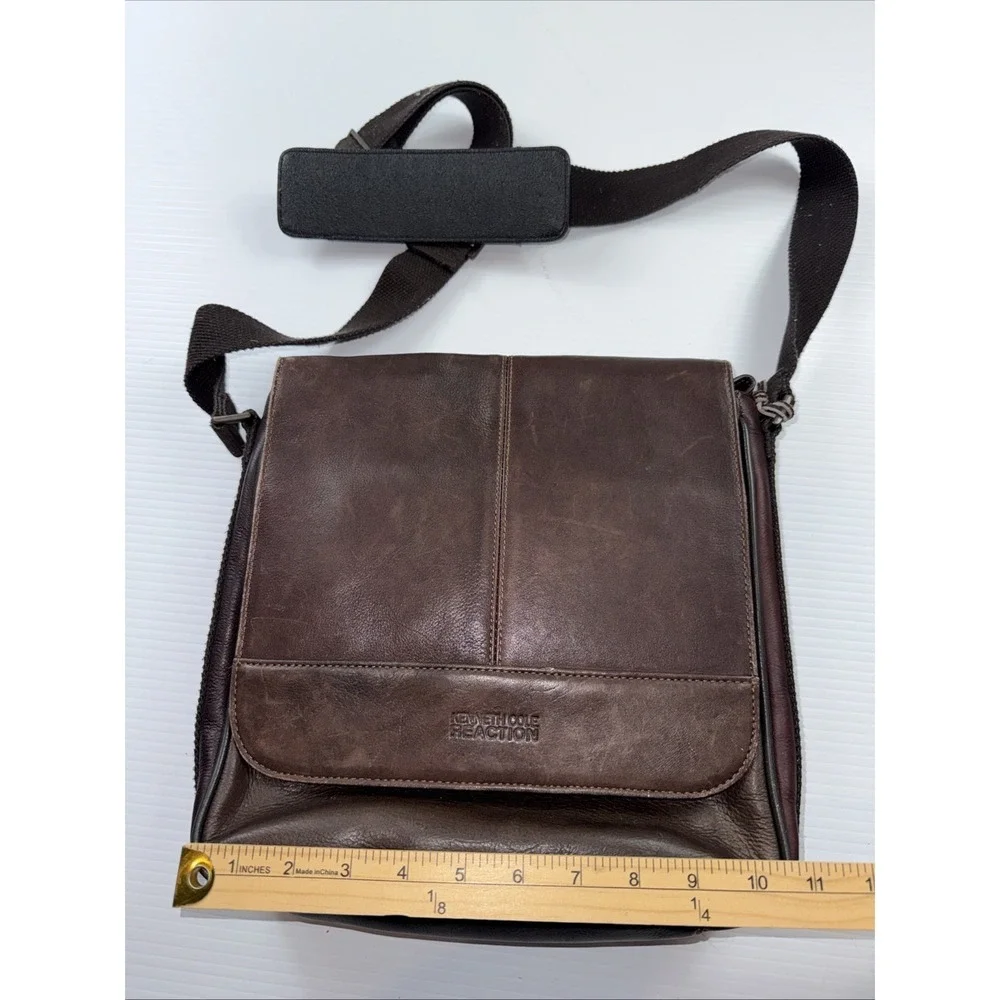 Kenneth Cole Reaction Brown Leather crossbody messenger‎ bag 11x11